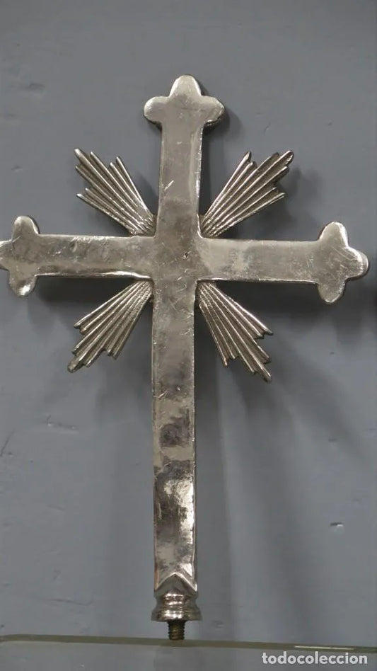 Pareja de cruces procesionales en metal plateado. Siglo XIX