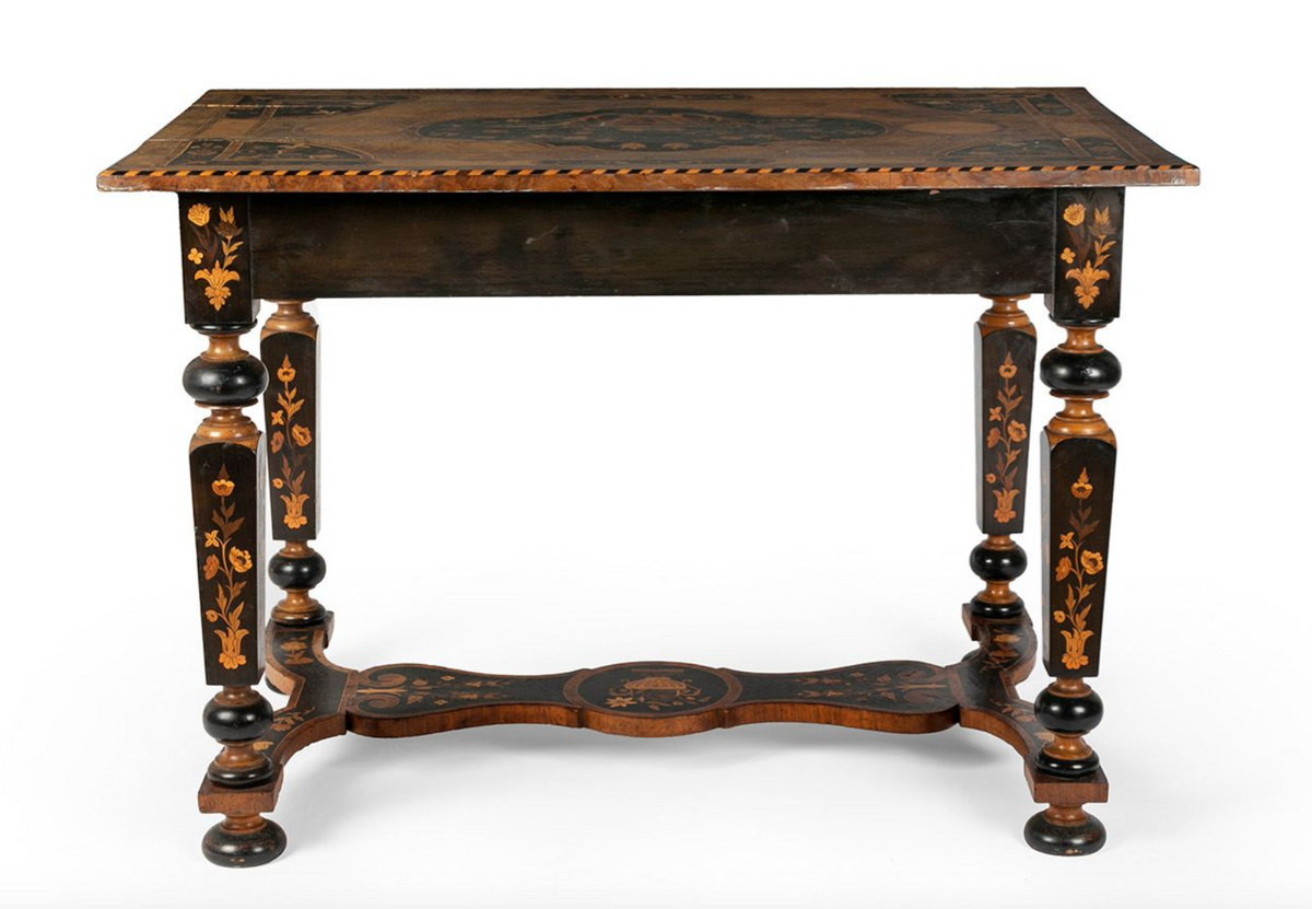 Mesa holandesa de estilo barroco, siglo XIX
