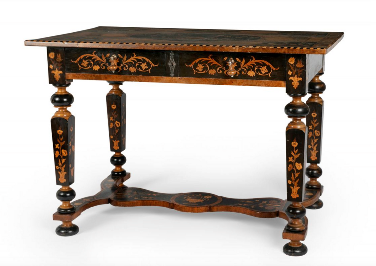 Mesa holandesa de estilo barroco, siglo XIX