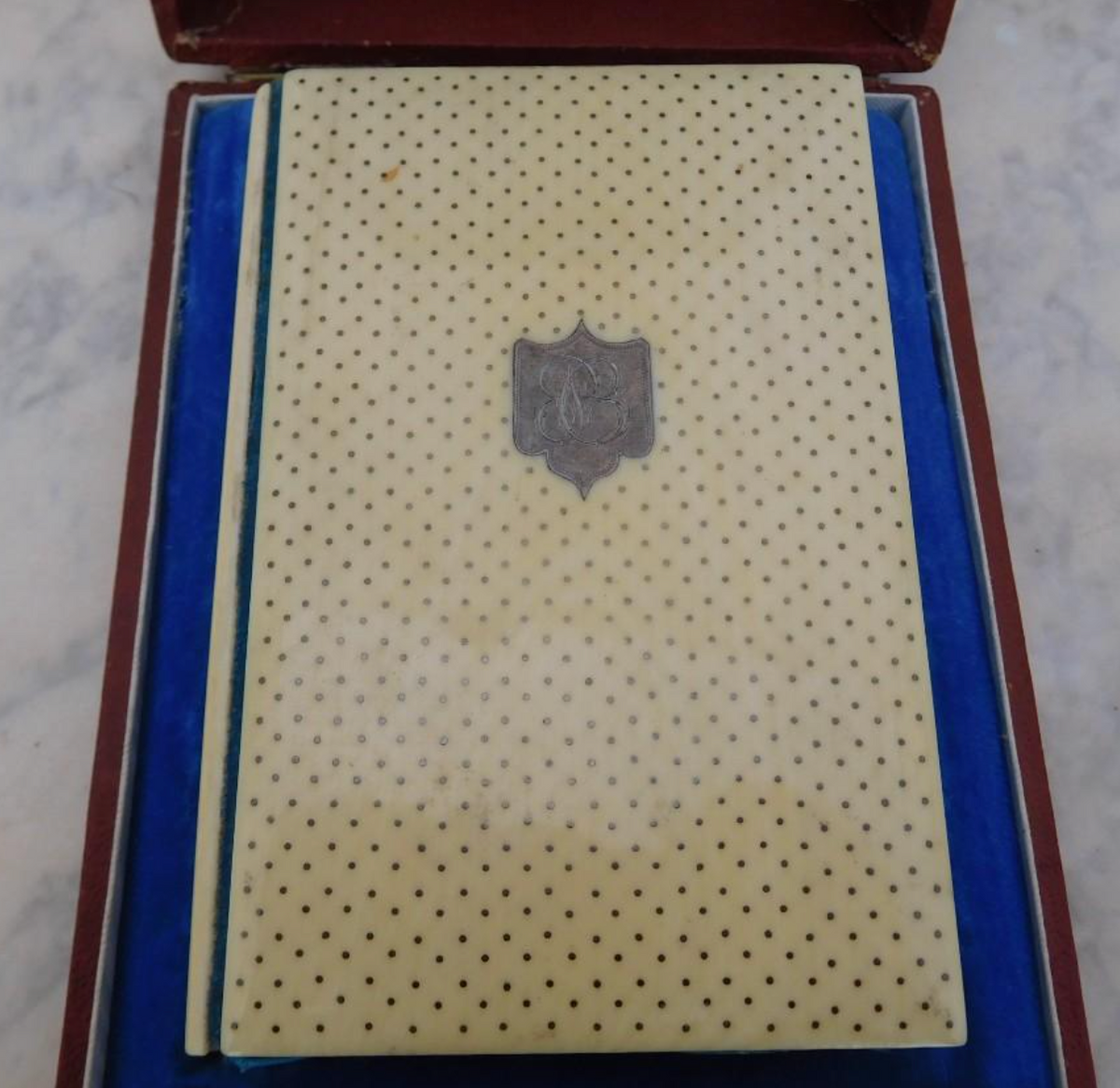 Estuche de dama con carné de baile y monedero de marfil, Barcelona, ca. 1900