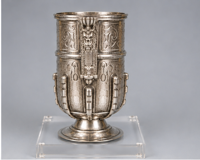 Jarra de pico española en plata cincelada, siglo XIX