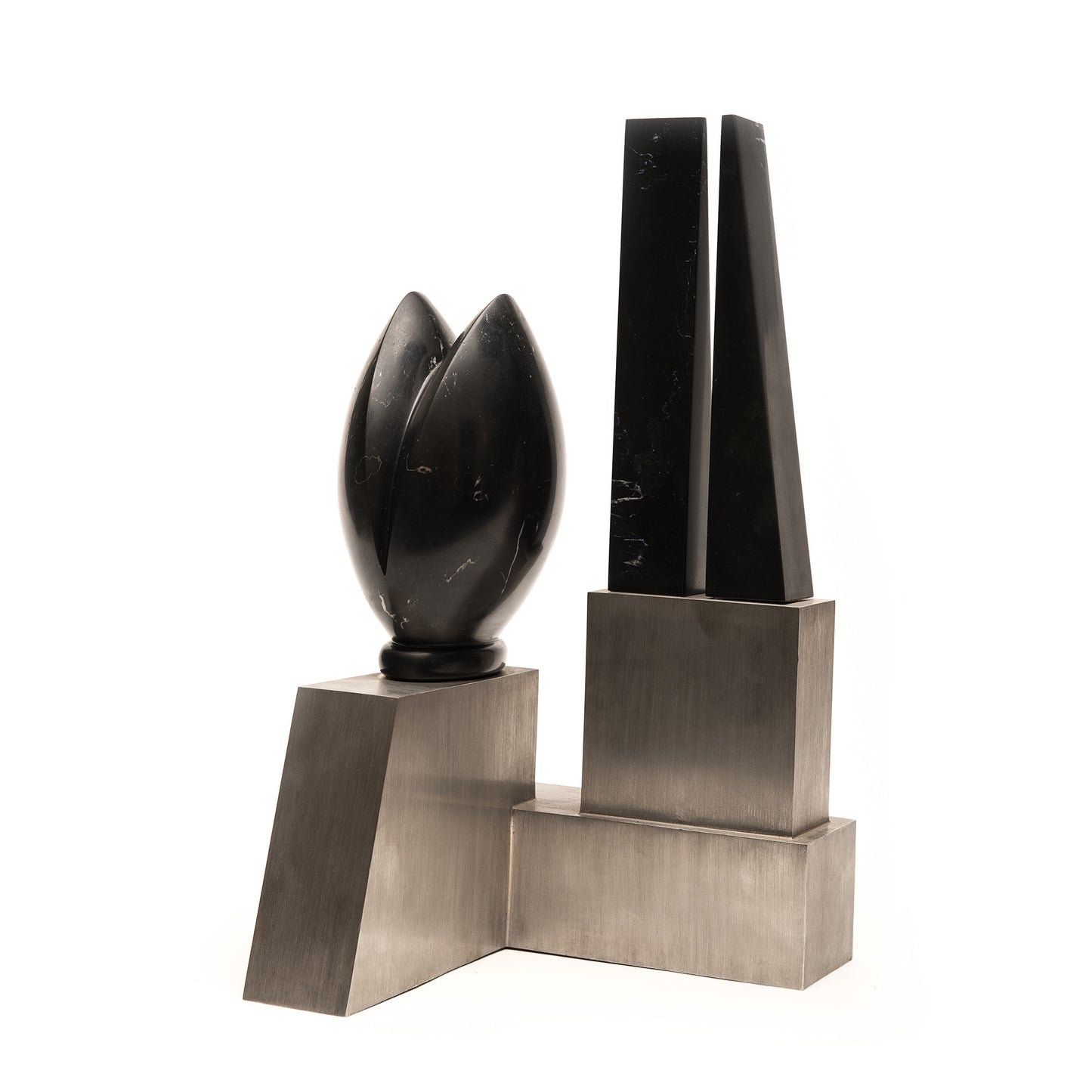 Vargas, Alberto; "La Piedra de Saturno en el Monte Helicón" (aka mitra negra), 2007.